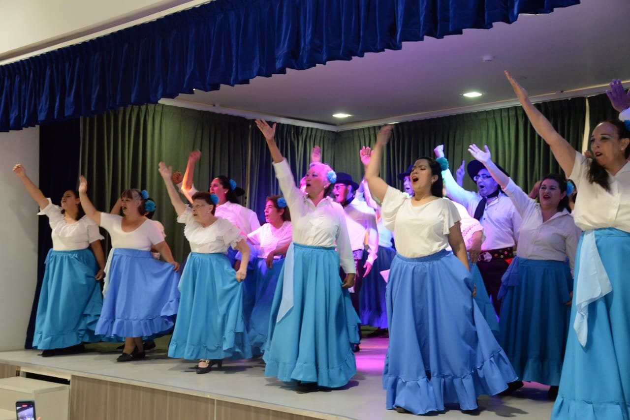 acto de egresados cursos agec Imagen Local
