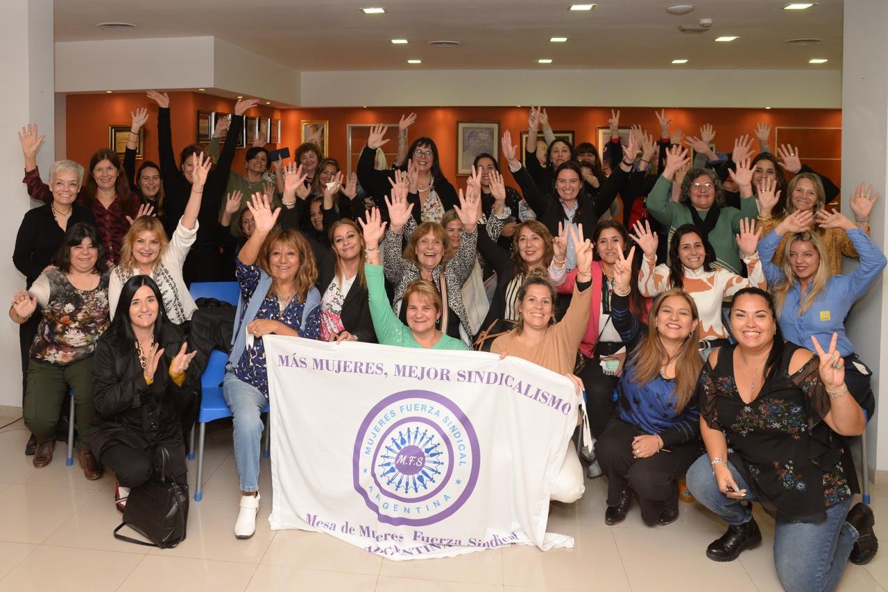 mesa de mujeres intersindical Imagen Local