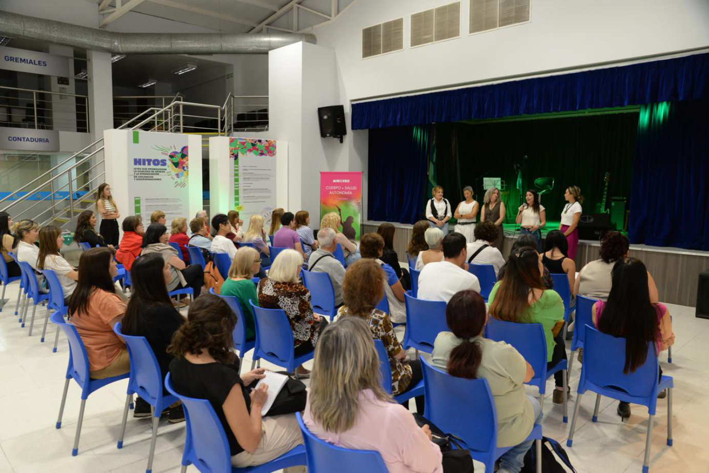 Sala de ARTE “Marea Verde: Cuerpo, Salud y Autonomía”